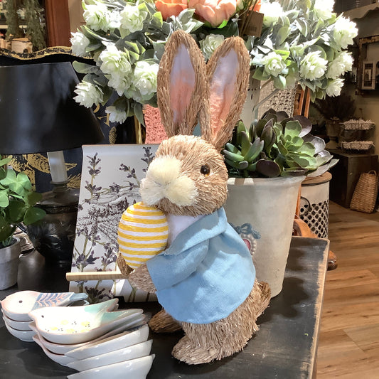 Sisal bunny with egg