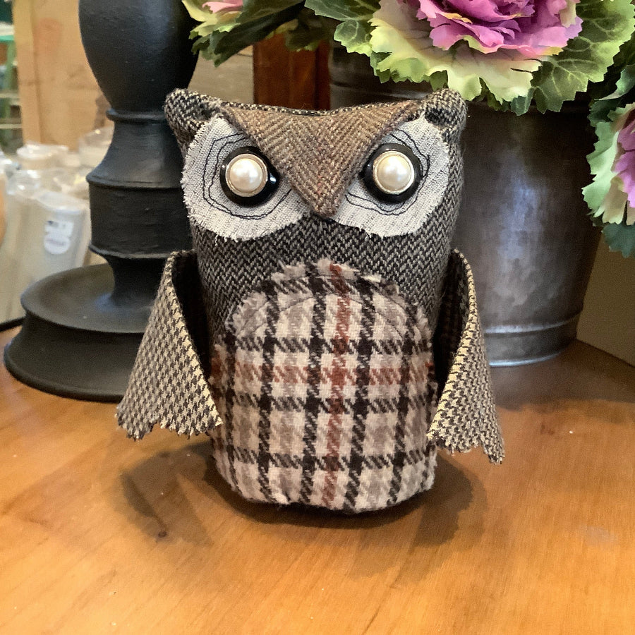 Up-cycled owl shelf sitter