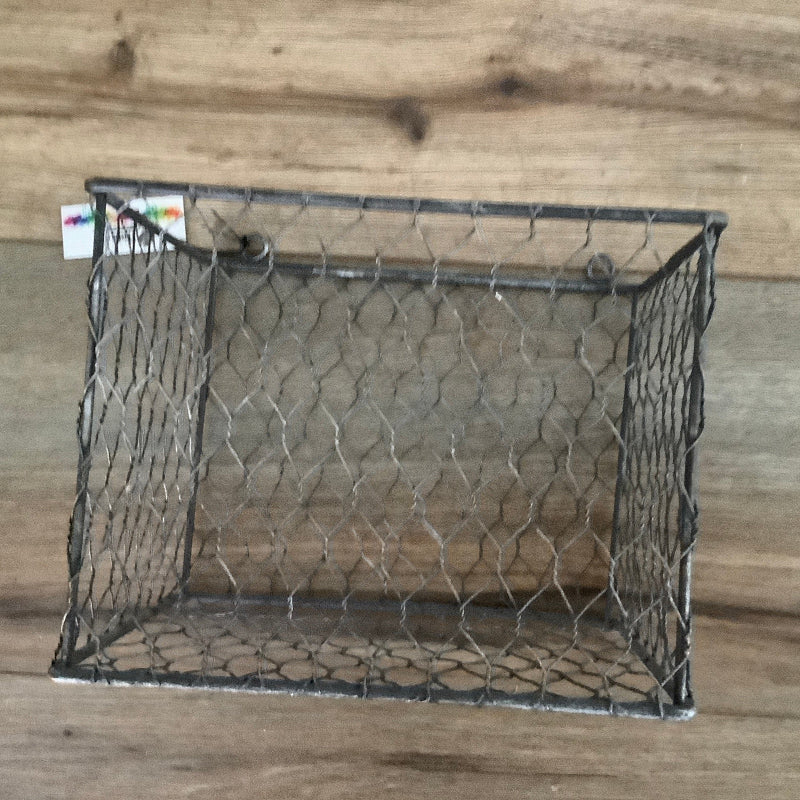 Chicken wire hanging bin