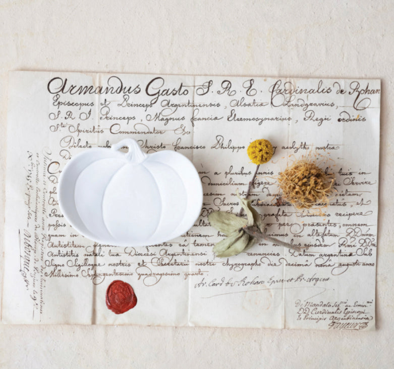 Stoneware pumpkin dish