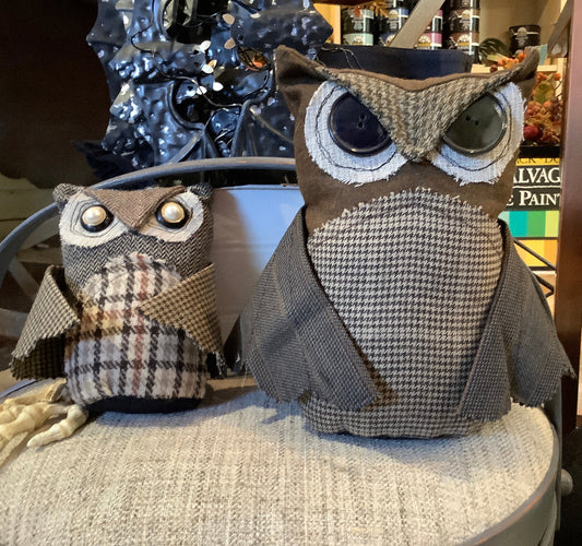 Up-cycled owl shelf sitter