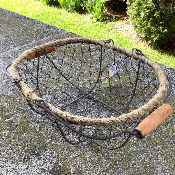 Chicken wire basket with wood handles