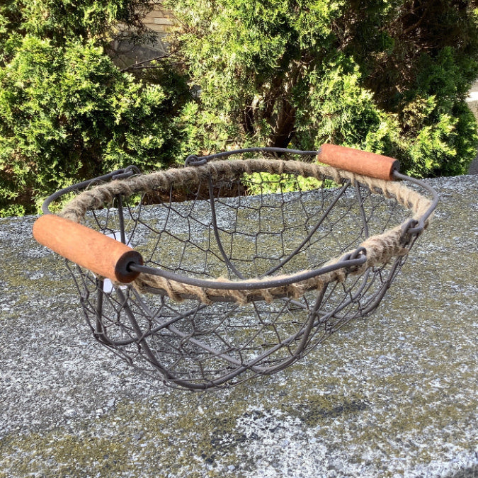 Chicken wire basket with wood handles