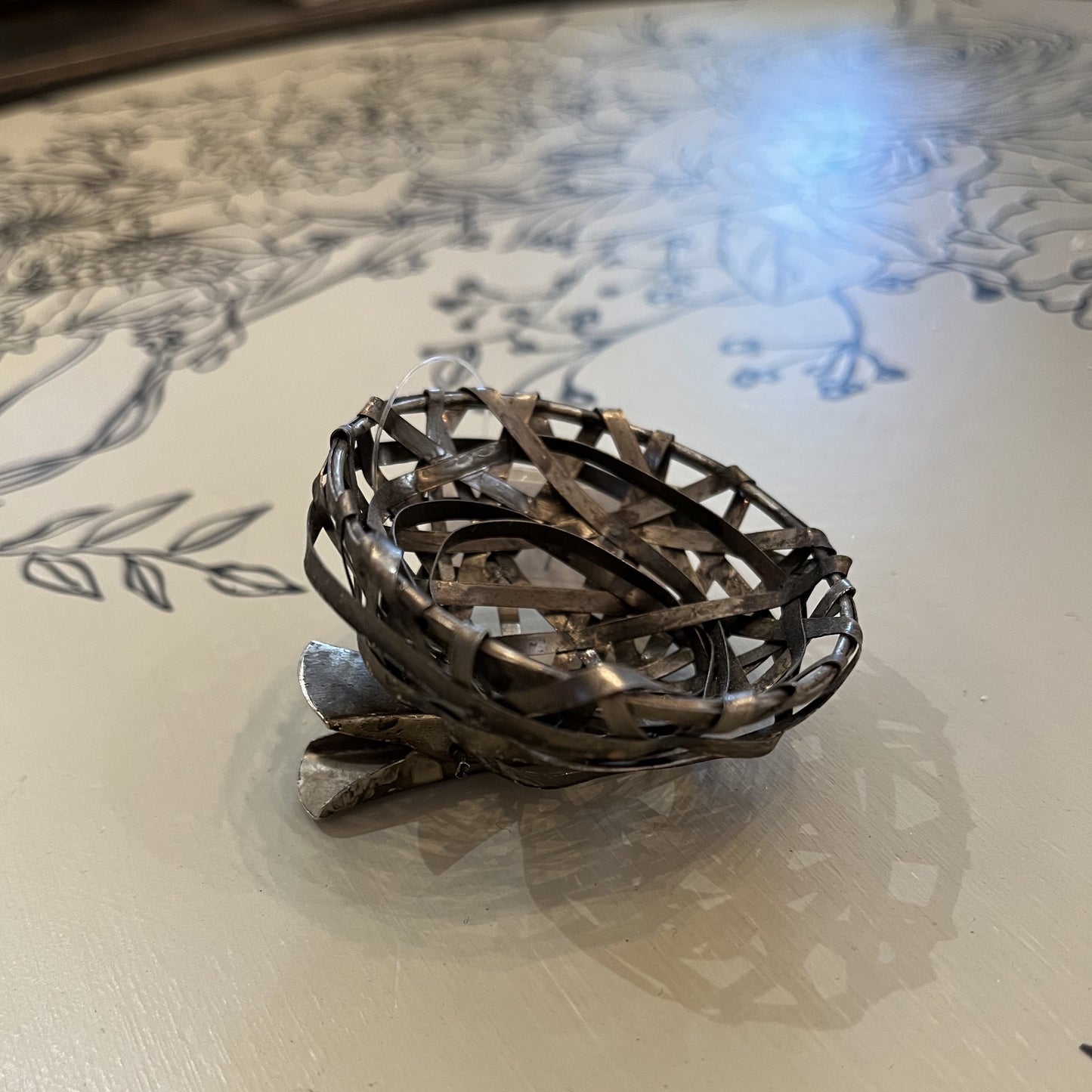 Metal nest clip on ornament