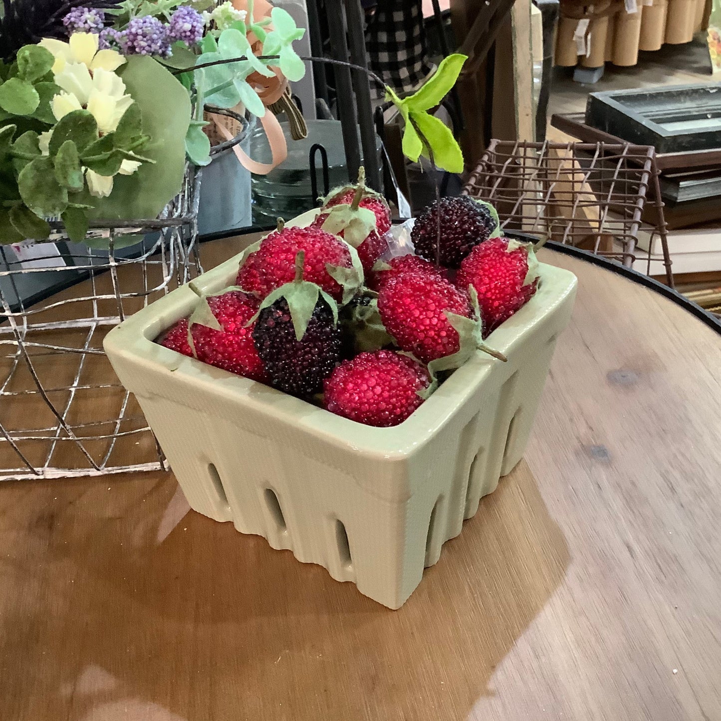 Ceramic berry bowl
