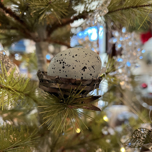 Metal nest clip on ornament