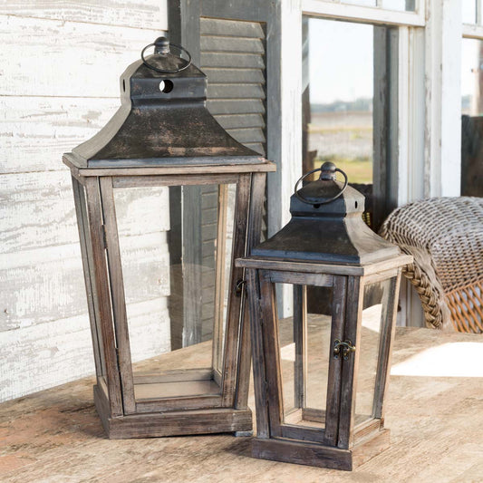 Pleasant Valley lantern in 2 sizes